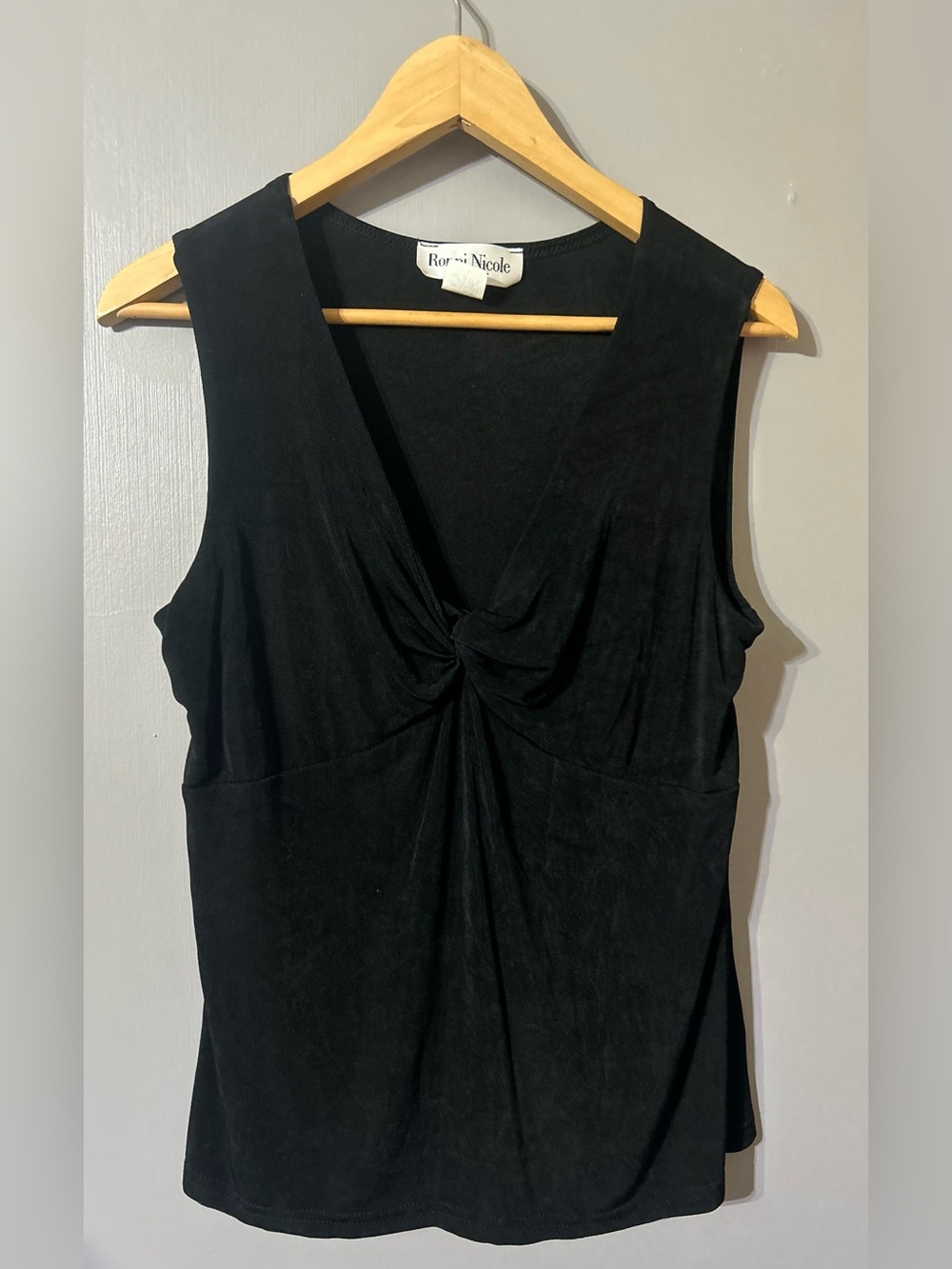 Ronni Nicole Black Twist-Front Sleeveless Tank Top Size Large